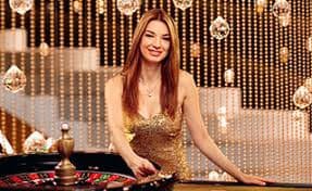 Antarmuka aplikasi panah 4d menampilkan live dealer blackjack dan roulette